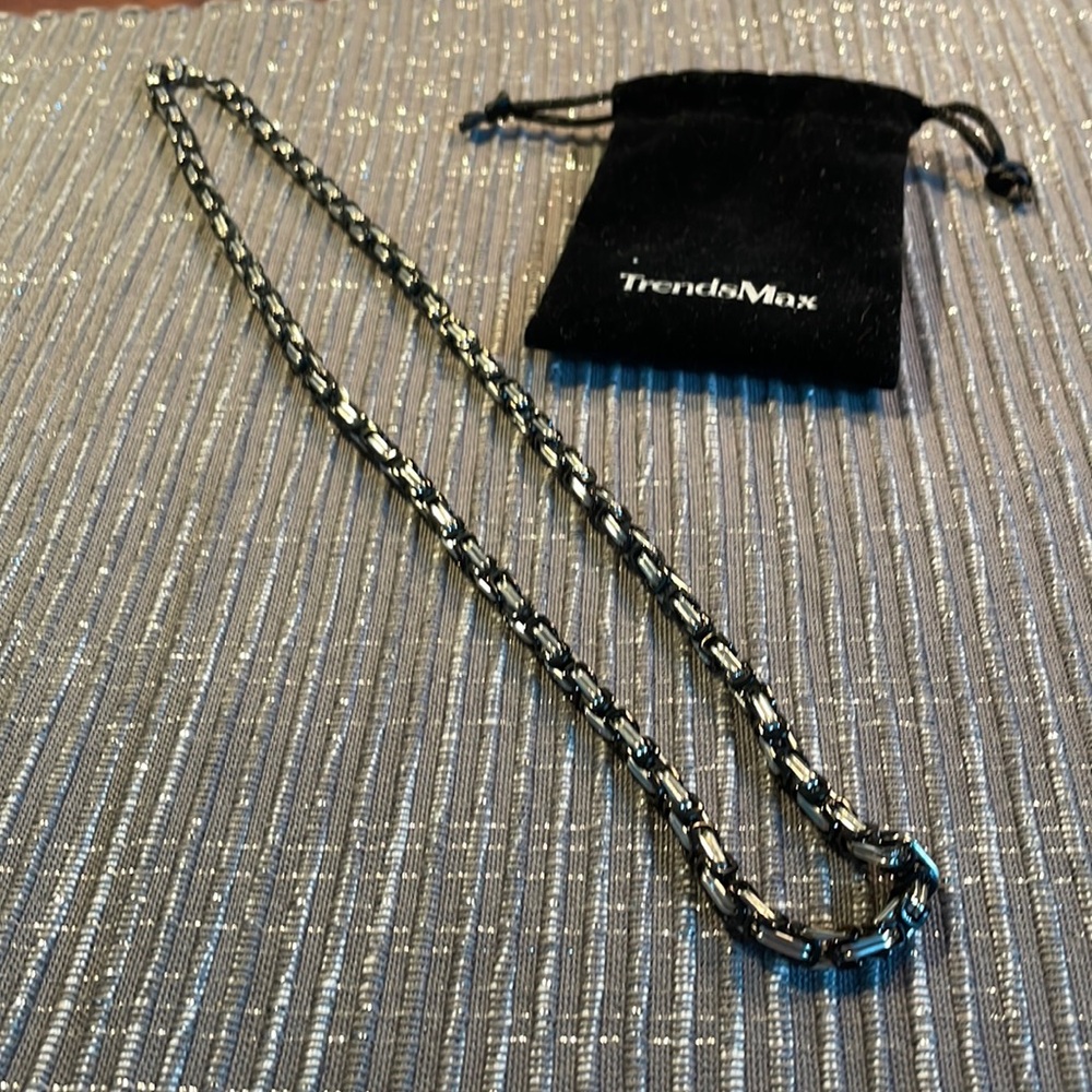 TrendsMax chain, silver/black, about 24” long, good condition